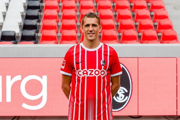 Nils Petersen (SC Freiburg, 18) SC Freiburg, 1.Bundesliga, Portraittermin 2022 2022, 20.07.2022 DFB DFL REGULATIONS PROHIBIT ANY USE OF PHOTOGRAPHS AS IMAGE SEQUENCES AND OR QUASI-VIDEO SC Freiburg, 1.Bundesliga, Portraittermin 2022 2023, 20.07.2022 Freiburg Copyright: xEibner-Pressefoto RogerxBuerkex EP_EER
