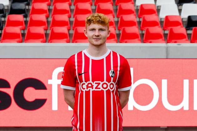 Robert Wagner (SC Freiburg, 23) SC Freiburg, 1.Bundesliga, Portraittermin 2022 2022, 20.07.2022 DFB DFL REGULATIONS PROHIBIT ANY USE OF PHOTOGRAPHS AS IMAGE SEQUENCES AND OR QUASI-VIDEO SC Freiburg, 1.Bundesliga, Portraittermin 2022 2023, 20.07.2022 Freiburg Copyright: xEibner-Pressefoto RogerxBuerkex EP_EER
