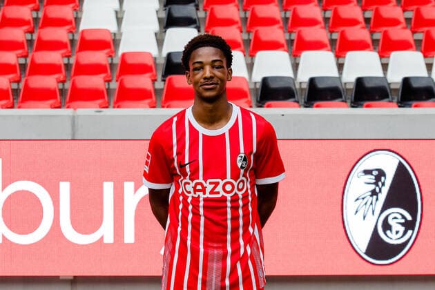 Kimberly Ezekwem (SC Freiburg, 24) SC Freiburg, 1.Bundesliga, Portraittermin 2022 2022, 20.07.2022 DFB DFL REGULATIONS PROHIBIT ANY USE OF PHOTOGRAPHS AS IMAGE SEQUENCES AND OR QUASI-VIDEO SC Freiburg, 1.Bundesliga, Portraittermin 2022 2023, 20.07.2022 Freiburg Copyright: xEibner-Pressefoto RogerxBuerkex EP_EER
