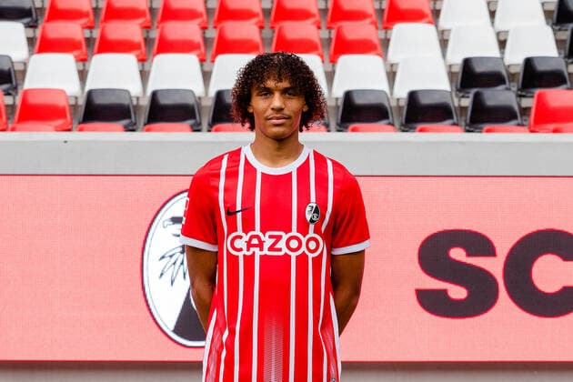 Kiliann Sildilla (SC Freiburg, 25) SC Freiburg, 1.Bundesliga, Portraittermin 2022 2022, 20.07.2022 DFB DFL REGULATIONS PROHIBIT ANY USE OF PHOTOGRAPHS AS IMAGE SEQUENCES AND OR QUASI-VIDEO SC Freiburg, 1.Bundesliga, Portraittermin 2022 2023, 20.07.2022 Freiburg Copyright: xEibner-Pressefoto RogerxBuerkex EP_EER