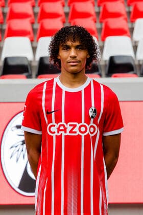 Kiliann Sildilla (SC Freiburg, 25) SC Freiburg, 1.Bundesliga, Portraittermin 2022 2022, 20.07.2022 DFB DFL REGULATIONS PROHIBIT ANY USE OF PHOTOGRAPHS AS IMAGE SEQUENCES AND OR QUASI-VIDEO SC Freiburg, 1.Bundesliga, Portraittermin 2022 2023, 20.07.2022 Freiburg Copyright: xEibner-Pressefoto RogerxBuerkex EP_EER