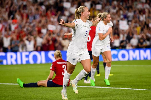 BRIGHTON, ENGLAND - JULY 11: Beth Mead of England celebrates her goal during the UEFA Women s Euro England 2022 group A match between England and Norway at Brighton & Hove Community Stadium on July 11, 2022 in Brighton, United Kingdom. Brighton Brighton & Hove Community Stadiu England United Kingdom Copyright: xJustPictures.ch MarcioxMachadox