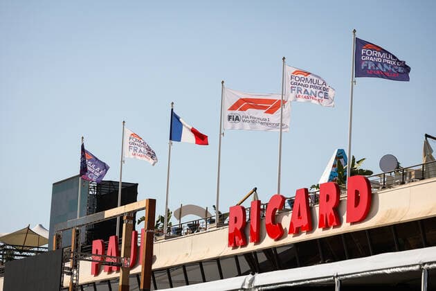pitlane, illustration during the Formula 1 Lenovo Grand Prix de France, French Grand Prix 2022, 12th round of the 2022 FIA Formula One World Championship, WM, Weltmeisterschaft from July 22 to 24, 2022 on the Circuit Paul Ricard, in Le Castellet, France - F1 - FRENCH GRAND PRIX 2022 DPPI Panoramic  00122028_AV6_8409