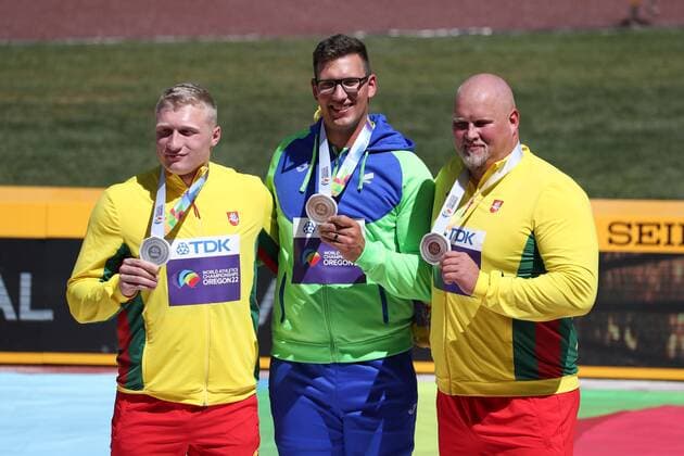 Mandatory Credit: Photo by Amanda Loman Shutterstock (13037095r) Silver medalist Mykolas Alekna, of Lithuania, gold medalist Krisjan Ceh, of Slovenia, and bronze medalist Andrius Gudzius, of Lithuania, during the medal ceremony for the men s discus throw 2022 World Athletics Championships, Day Six Hayward Field, Eugene, Oregon, USA - 20 Jul 2022 2022 World Athletics Championships, Day Six Hayward Field, Eugene, Oregon, USA - 20 Jul 2022 Copyright: xAmandaxLoman Shutterstockx 13037095r