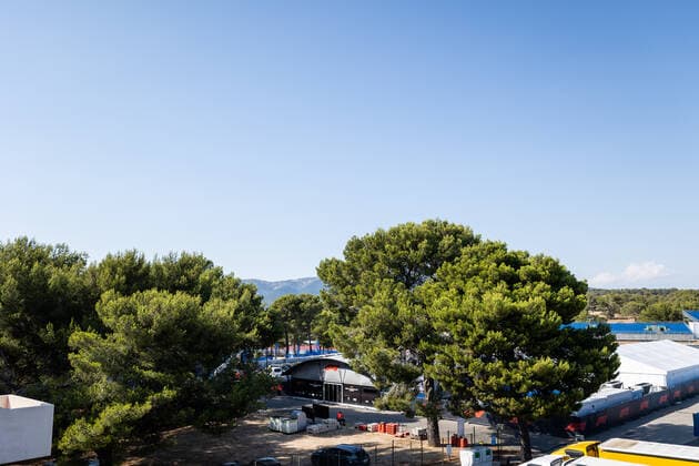 FOM TV Compound during the Formula 1 Lenovo Grand Prix de France, French Grand Prix 2022, 12th round of the 2022 FIA Formula One World Championship, WM, Weltmeisterschaft from July 22 to 24, 2022 on the Circuit Paul Ricard, in Le Castellet, France - F1 - FRENCH GRAND PRIX 2022 DPPI Panoramic  00122028_GH_1028
