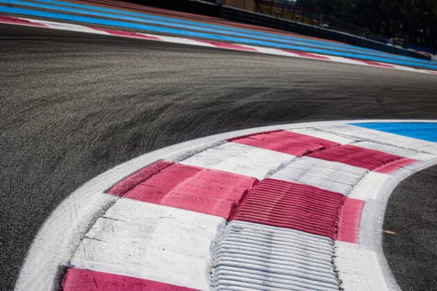Sport Bilder des Tages kerb, vibreur, track, piste, illustration during the Formula 1 Lenovo Grand Prix de France, French Grand Prix 2022, 12th round of the 2022 FIA Formula One World Championship, WM, Weltmeisterschaft from July 22 to 24, 2022 on the Circuit Paul Ricard, in Le Castellet, France - F1 - FRENCH GRAND PRIX 2022 DPPI Panoramic  00122028_AV6_8879