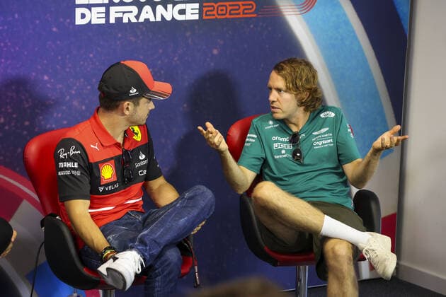 Sport Bilder des Tages LECLERC Charles (mco), Scuderia Ferrari and VETTEL Sebastian (ger), Aston Martin F1 Team, portrait during the press conference, PK, Pressekonferenz prior to the Formula 1 Lenovo Grand Prix de France, French Grand Prix 2022, 12th round of the 2022 FIA Formula One World Championship, WM, Weltmeisterschaft from July 22 to 24, 2022 on the Circuit Paul Ricard, in Le Castellet, France - F1 - FRENCH GRAND PRIX 2022 DPPI Panoramic AV6_9263