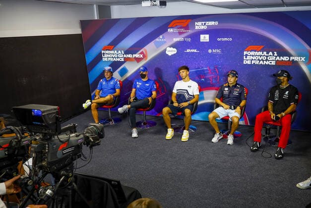 ALONSO Fernando (spa), Alpine F1 Team, SCHUMACHER Mick (ger), Haas F1 Team, GASLY Pierre (fra), Scuderia AlphaTauri, PEREZ Sergio (mex), Red Bull Racing and HAMILTON Lewis (gbr), Mercedes AMG F1 Team, portrait during the press conference, PK, Pressekonferenz prior to the Formula 1 Lenovo Grand Prix de France, French Grand Prix 2022, 12th round of the 2022 FIA Formula One World Championship, WM, Weltmeisterschaft from July 22 to 24, 2022 on the Circuit Paul Ricard, in Le Castellet, France - F1 - FRENCH GRAND PRIX 2022 DPPI Panoramic _V2_4276