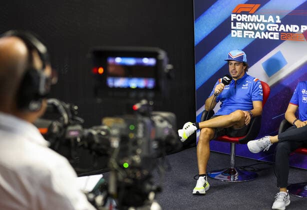Sport Bilder des Tages ALONSO Fernando (spa), Alpine F1 Team, portrait during the press conference, PK, Pressekonferenz prior to the Formula 1 Lenovo Grand Prix de France, French Grand Prix 2022, 12th round of the 2022 FIA Formula One World Championship, WM, Weltmeisterschaft from July 22 to 24, 2022 on the Circuit Paul Ricard, in Le Castellet, France - F1 - FRENCH GRAND PRIX 2022 DPPI Panoramic AV6_9863