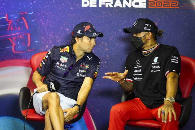 PEREZ Sergio (mex), Red Bull Racing, portrait with HAMILTON Lewis (gbr), Mercedes AMG F1 Team during the press conference, PK, Pressekonferenz prior to the Formula 1 Lenovo Grand Prix de France, French Grand Prix 2022, 12th round of the 2022 FIA Formula One World Championship, WM, Weltmeisterschaft from July 22 to 24, 2022 on the Circuit Paul Ricard, in Le Castellet, France - F1 - FRENCH GRAND PRIX 2022 DPPI Panoramic AV6_9873