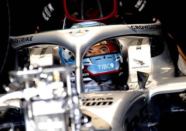 Sport Bilder des Tages LE CASTELLET - Nyck de Vries sits in the Mercedes W13 of Lewis Hamilton (Mercedes) at the Paul Ricard circuit in Le Castellet, France, on July 21, 2022, where the French Grand Prix is scheduled. REMKO DE WAAL F1 Grand Prix of France 2022 xVIxANPxSportx xxANPxIVx