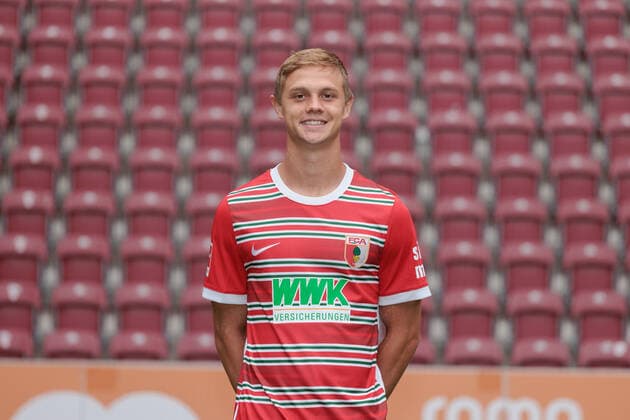 Robert Gumny; FC Augsburg; 1. BL, Porträttermin 2022 2023,