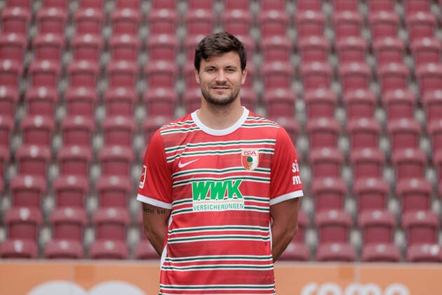Tobias Strobl; FC Augsburg; 1. BL, Porträttermin 2022 2023,