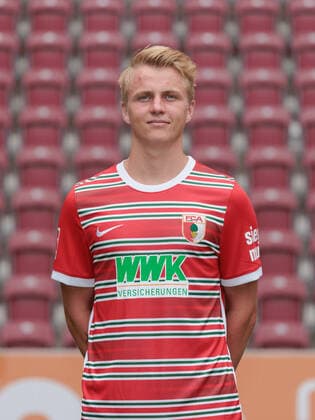 Felix Götze; FC Augsburg; 1. BL, Porträttermin 2022 2023,
