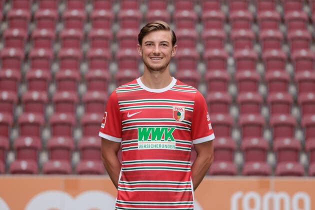 Lukas Petkov; FC Augsburg; 1. BL, Porträttermin 2022 2023,