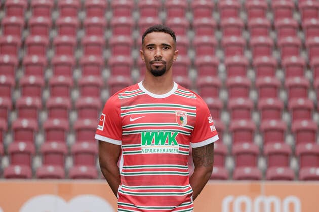 Noah Sarenren Bazee; FC Augsburg; 1. BL, Porträttermin 2022 2023,