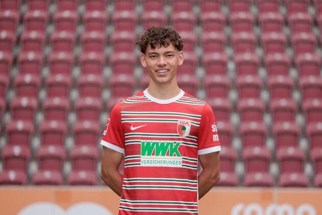 Aaron Zehnter; FC Augsburg; 1. BL, Porträttermin 2022 2023,
