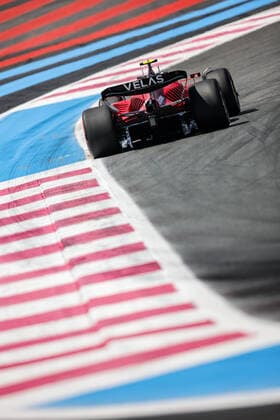 55 SAINZ Carlos (spa), Scuderia Ferrari F1-75, action during the Formula 1 Lenovo Grand Prix de France, French Grand Prix 2022, 12th round of the 2022 FIA Formula One World Championship, WM, Weltmeisterschaft from July 22 to 24, 2022 on the Circuit Paul Ricard, in Le Castellet, France - F1 - FRENCH GRAND PRIX 2022 DPPI Panoramic  _MG_7813