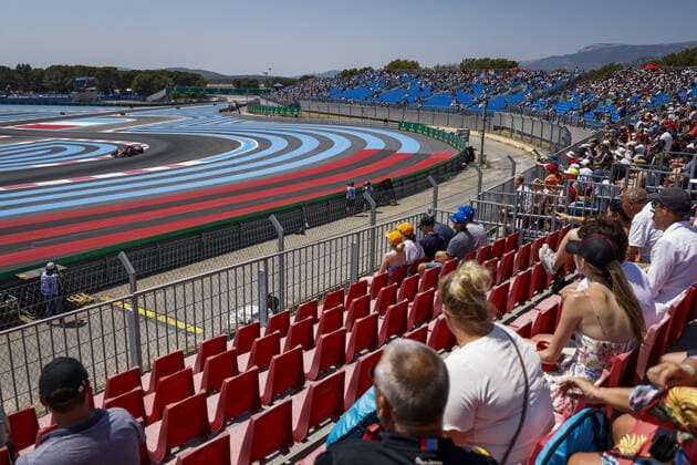 55 SAINZ Carlos (spa), Scuderia Ferrari F1-75, action during the Formula 1 Lenovo Grand Prix de France, French Grand Prix 2022, 12th round of the 2022 FIA Formula One World Championship, WM, Weltmeisterschaft from July 22 to 24, 2022 on the Circuit Paul Ricard, in Le Castellet, France - F1 - FRENCH GRAND PRIX 2022 DPPI Panoramic  00122028__DE_9938.JPG_