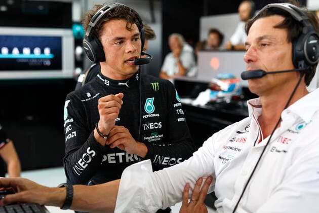 19 Nyck de Vries (NLD, Mercedes-AMG Petronas F1 Team), Toto Wolff (AUT, Mercedes-AMG Petronas F1 Team), F1 Grand Prix of France at Circuit Paul Ricard on July 22, 2022 in Le Castellet, France. (Photo by HOCH ZWEI) Le Castellet France