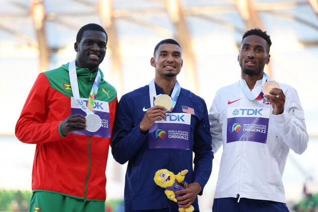 Mandatory Credit: Photo by Amanda Loman Shutterstock (13037097ab) Silver-medallist Kirani James, of Grenada, gold-medallist Michael Norman, of the United States, and bronze-medallist Matthew Hudson-Smith, of Great Britain, during the medal ceremony for the men s 400-meter run 2022 World Athletics Championships, Day Eight Hayward Field, Eugene, Oregon, USA - 22 Jul 2022 2022 World Athletics Championships, Day Eight Hayward Field, Eugene, Oregon, USA - 22 Jul 2022 Copyright: xAmandaxLoman Shutterstockx 13037097ab