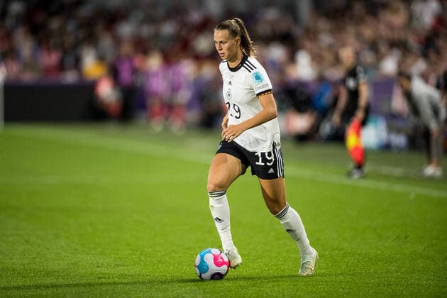 UEFA WOMEN’S EURO ENGLAND 2022: Deutschland - Oesterreich; 21.07.2022 Klara Buehl (Deutschland, 19) UEFA WOMEN’S EURO ENGLAND 2022: Deutschland - Oesterreich; Brentford Community Stadium, London, 21.07.2022 Copyright: xBEAUTIFULxSPORTS Wunderlx