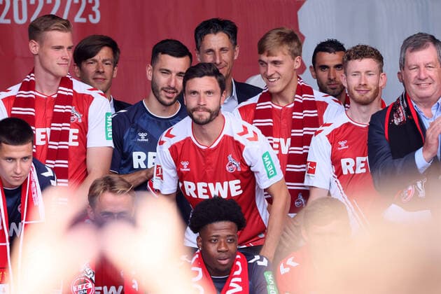 Sport Themen der Woche KW29 Sport Bilder des Tages 1. FC Köln, Saisoneröffnung, Vorwiesen RheinEnergieStadion, Mitte: Jonas Hector (1. FC Köln), 23.07.2022, Bild: *** 1 FC Cologne, season opening, forecourt RheinEnergieStadion, center Jonas Hector 1 FC Cologne , 23 07 2022, picture