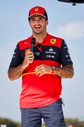 SAINZ Carlos (spa), Scuderia Ferrari F1-75, portrait, Fan Forum Pilotes F1 during the Formula 1 Lenovo Grand Prix de France, French Grand Prix 2022, 12th round of the 2022 FIA Formula One World Championship, WM, Weltmeisterschaft from July 22 to 24, 2022 on the Circuit Paul Ricard, in Le Castellet, France - F1 - FRENCH GRAND PRIX 2022 DPPI Panoramic 00122028__DEL4795.JPG_
