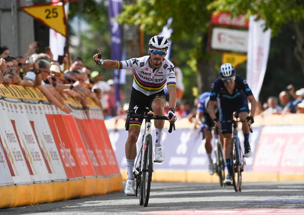 Sport Themen der Woche KW29 Sport Bilder des Tages French Julian Alaphilippe of Quick-Step Alpha Vinyl celebrates as he crosses the finish line to win the first stage of the Tour De Wallonie cycling race, from Temploux to Huy (173,85 km), on Saturday 23 July 2022. JOHNxTHYS  x37751862x