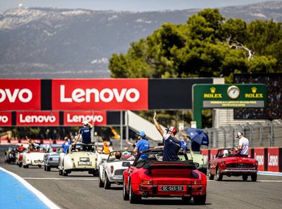 LE CASTELLET - Drivers during the drivers parade ahead of the F1 Grand Prix of France at Circuit Paul Ricard on July 24, 2022 in Le Castellet, France. REMKO DE WAAL F1 Grand Prix of France - Race 2022 xVIxANPxSportx xxANPxIVx