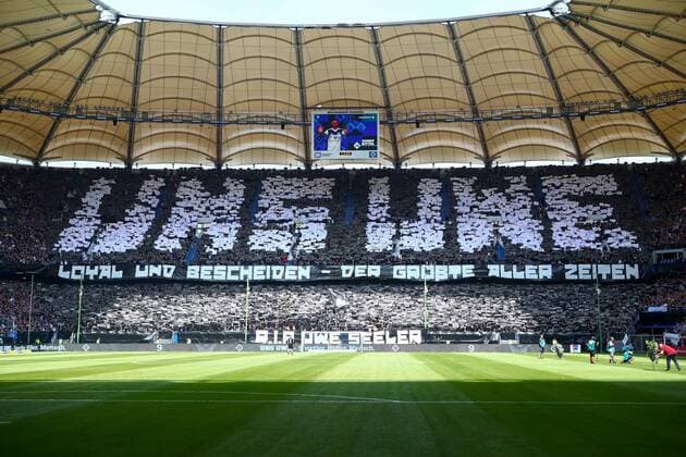 Bilder des Jahres 2022, Sport 07 Juli Sport Themen der Woche KW29 23.07.2022, xtgx, Fussball 2. Bundesliga, Hamburger SV - 1. FC Kaiserslautern emspor, v.l. Choreografie Choreo Uwe Seeler (DFL DFB REGULATIONS PROHIBIT ANY USE OF PHOTOGRAPHS as IMAGE SEQUENCES and or QUASI-VIDEO) Hamburg *** 23 07 2022, xtgx, football 2 Bundesliga, Hamburger SV 1 FC Kaiserslautern emspor, v l choreography choreo Uwe Seeler DFL DFB REGULATES PROHIBIT ANY USE OF PHOTOGRAPHS as IMAGE SEQUENCES and or QUASI VIDEO Hamburg