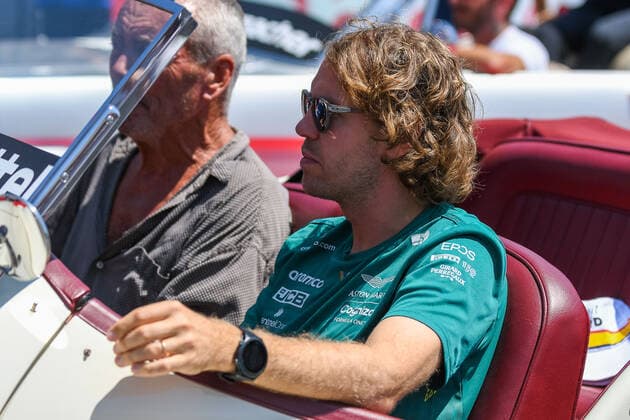 Sebastian Vettel (Aston Martin Aramco Cognizant F1 Team 5) bei der Fahrerparade, Grosser Preis von Frankreich 2022, Motorsport, Formel 1, 24.07.2022, Grosser Preis von Frankreich 2022, Motorsport, Formel 1, 24.07.2022 Le Castellet Copyright: xEibner-Pressefotox EP_FSU
