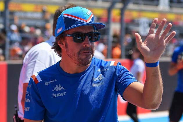 Fernando Alonso (BWT Alpine F1 Team 14) bei der Fahrerparade, Grosser Preis von Frankreich 2022, Motorsport, Formel 1, 24.07.2022, Grosser Preis von Frankreich 2022, Motorsport, Formel 1, 24.07.2022 Le Castellet Copyright: xEibner-Pressefotox EP_FSU