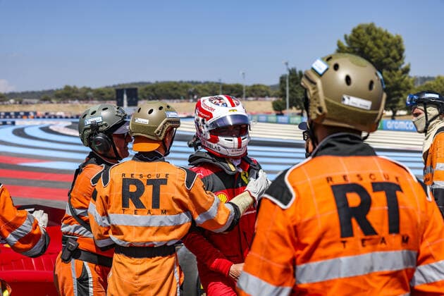 16 LECLERC Charles (mco), Scuderia Ferrari F1-75, portrait, crash, accident, during the Formula 1 Lenovo Grand Prix de France, French Grand Prix 2022, 12th round of the 2022 FIA Formula One World Championship, WM, Weltmeisterschaft from July 22 to 24, 2022 on the Circuit Paul Ricard, in Le Castellet, France - F1 - FRENCH GRAND PRIX 2022 - RACE DPPI Panoramic 5MDM0146