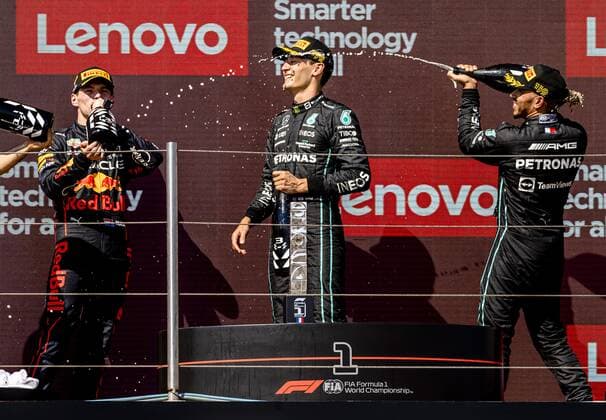 LE CASTELLET - Max Verstappen (Oracle Red Bull Racing), George Russell (Mercedes) and Lewis Hamilton (Mercedes) on the podium after the F1 Grand Prix of France at Circuit Paul Ricard on July 24, 2022 in Le Castellet, France. REMKO DE WAAL F1 Grand Prix of France - Race 2022 xVIxANPxSportx xxANPxIVx