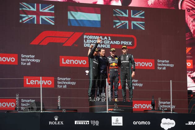 podium HAMILTON Lewis (gbr), Mercedes AMG F1 Team W13, RUSSELL George (gbr), Mercedes AMG F1 Team W13, VERSTAPPEN Max (ned), Red Bull Racing RB18, portrait during the Formula 1 Lenovo Grand Prix de France, French Grand Prix 2022, 12th round of the 2022 FIA Formula One World Championship, WM, Weltmeisterschaft from July 22 to 24, 2022 on the Circuit Paul Ricard, in Le Castellet, France - F1 - FRENCH GRAND PRIX 2022 - RACE DPPI Panoramic 00122029_AV6_4169