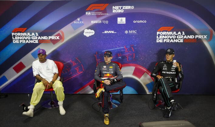 VERSTAPPEN Max (ned), Red Bull Racing, portrait with HAMILTON Lewis (gbr), Mercedes AMG F1 Team and RUSSELL George (gbr), Mercedes AMG F1 Team during the press conference, PK, Pressekonferenz post race of the Formula 1 Lenovo Grand Prix de France, French Grand Prix 2022, 12th round of the 2022 FIA Formula One World Championship, WM, Weltmeisterschaft from July 22 to 24, 2022 on the Circuit Paul Ricard, in Le Castellet, France - F1 - FRENCH GRAND PRIX 2022 - RACE DPPI Panoramic 00122029__V2_2168