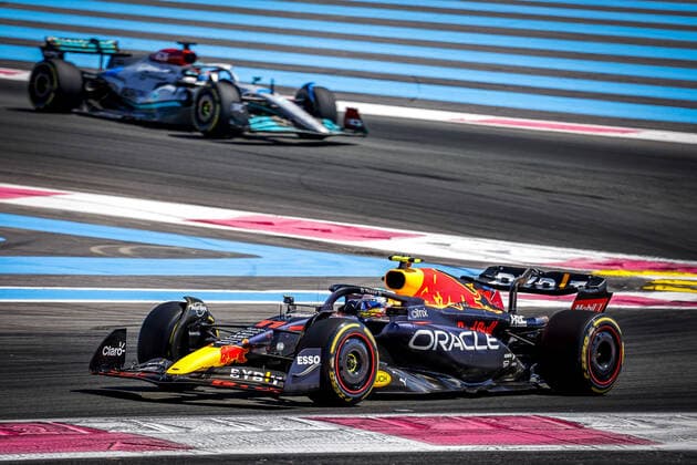 11 PEREZ Sergio (mex), Red Bull Racing RB18, action during the Formula 1 Lenovo Grand Prix de France, French Grand Prix 2022, 12th round of the 2022 FIA Formula One World Championship, WM, Weltmeisterschaft from July 22 to 24, 2022 on the Circuit Paul Ricard, in Le Castellet, France - F1 - FRENCH GRAND PRIX 2022 - RACE DPPI Panoramic  0012202906416