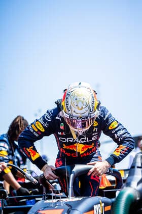 VERSTAPPEN Max (ned), Red Bull Racing RB18, portrait starting grid, grille de depart, during the Formula 1 Lenovo Grand Prix de France, French Grand Prix 2022, 12th round of the 2022 FIA Formula One World Championship, WM, Weltmeisterschaft from July 22 to 24, 2022 on the Circuit Paul Ricard, in Le Castellet, France - F1 - FRENCH GRAND PRIX 2022 - RACE DPPI Panoramic  00122029_GH_6069