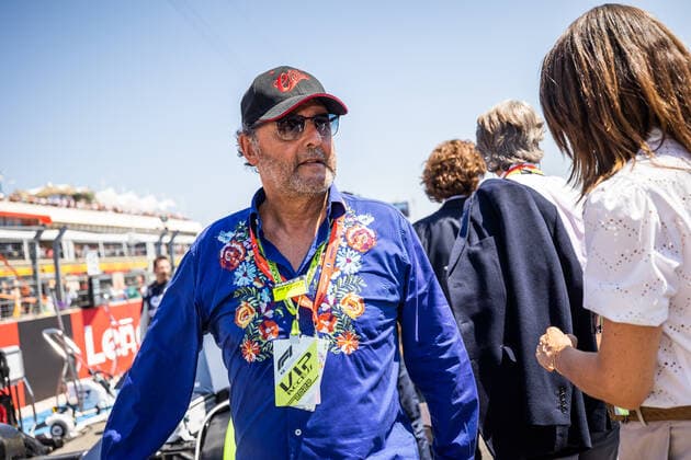 Jean RENO, french actor, portrait starting grid, grille de depart, during the Formula 1 Lenovo Grand Prix de France, French Grand Prix 2022, 12th round of the 2022 FIA Formula One World Championship, WM, Weltmeisterschaft from July 22 to 24, 2022 on the Circuit Paul Ricard, in Le Castellet, France - F1 - FRENCH GRAND PRIX 2022 - RACE DPPI Panoramic 00122029_GH_7104