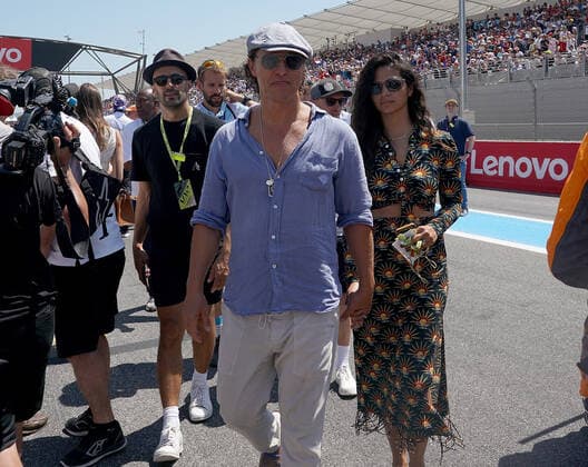 July 24, 2022, France: 24.07.2022, Circuit Paul Ricard, Le Castellet, FORMULA 1 LENOVO GRAND PRIX DE FRANCE 2022& xA; , im Bild& xA;Der US-amerikanische Schauspieler Matthew McConaughey mit Ehefrau Camila Alves. Formula 1 Championship - FORMULA 1 LENOVO GRAND PRIX DE FRANCE 2022, , France  - ZUMAl164 20220724_zsa_l164_068 Copyright: xHasanxBratic Avensimagesx