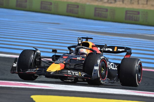 01 VERSTAPPEN Max (nld), Red Bull Racing RB18, action during the Formula 1 Lenovo Grand Prix de France, French Grand Prix 2022, 12th round of the 2022 FIA Formula One World Championship, WM, Weltmeisterschaft from July 22 to 24, 2022 on the Circuit Paul Ricard, in Le Castellet, France - F1 - FRENCH GRAND PRIX 2022 - RACE DPPI Panoramic  240722-FRA-4057-DPPI