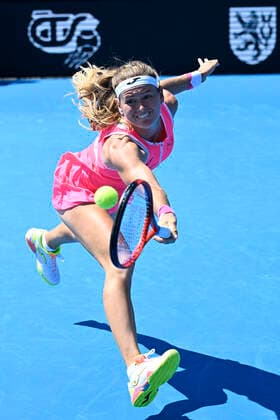 Marie Bouzkova (CZE) playes a return in the Livesport Prague Open WTA, Tennis Damen women’s tennis tournament match against Sinja Kraus (AUT) in Prague, Czech Republic, July 25, 2022. (CTKxPhoto MichalxKamaryt) CTKPhotoP2022072503597  kmt