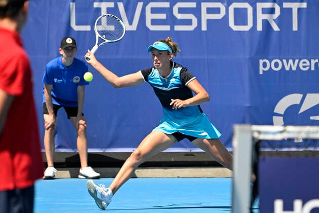 Elise Mertens (BEL) playes in the Livesport Prague Open WTA, Tennis Damen women’s tennis tournament match against Magda Linette (POL) in Prague, Czech Republic, July 25, 2022. (CTKxPhoto MichalxKamaryt) CTKPhotoP2022072504364  kmt