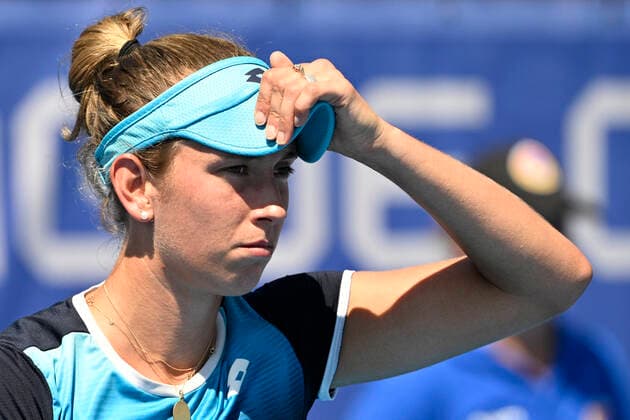 Elise Mertens (BEL) plays in the Livesport Prague Open WTA, Tennis Damen women’s tennis tournament match against Magda Linette (POL) in Prague, Czech Republic, July 25, 2022. (CTKxPhoto MichalxKamaryt) CTKPhotoP2022072504643  kmt