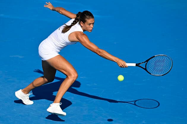Chloe Paquet of France plays in the Livesport Prague Open WTA, Tennis Damen women’s tennis tournament match against Czech Tereza Martincova in Prague, Czech Republic, July 25, 2022. (CTKxPhoto MichalxKamaryt) CTKPhotoP2022072506134  kmt