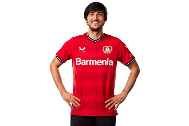 Sardar Azmoun; Bayer 04 Leverkusen; 1.BL, Porträttermin 2022 2023,