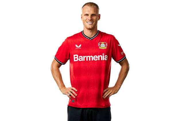 Mitchel Bakker; Bayer 04 Leverkusen; 1.BL, Porträttermin 2022 2023,