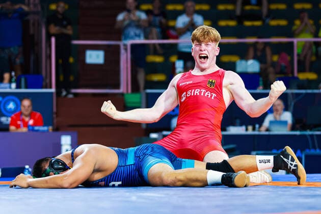 Bilder des Jahres 2022, Sport 07 Juli Sport Themen der Woche KW30 Sport Bilder des Tages Wrestling U17, U 17 World Championships 92kg GR - Darius KIEFER (GER) df. Cody Lazo MERRILL (USA) Roma Italia *** Wrestling u17 World Championships 92kg GR Darius KIEFER GER df Cody Lazo MERRILL USA Roma Italia Copyright: xUnitedxWorldxWrestlingx xKadirxCaliskanx cal