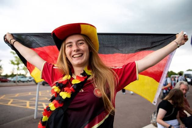 Milton Keynes, England, July 27th 2022: A Germany fan prior to the UEFA Womens Euro 2022 semi final football match between Germany and France at Stadium MK in Milton Keynes, England. (Liam Asman Womens Football Magazine SPP) Copyright: xLiamxAsmanx WomensxFootballxMagax spp-en-LiAswFoMas-LMA30337